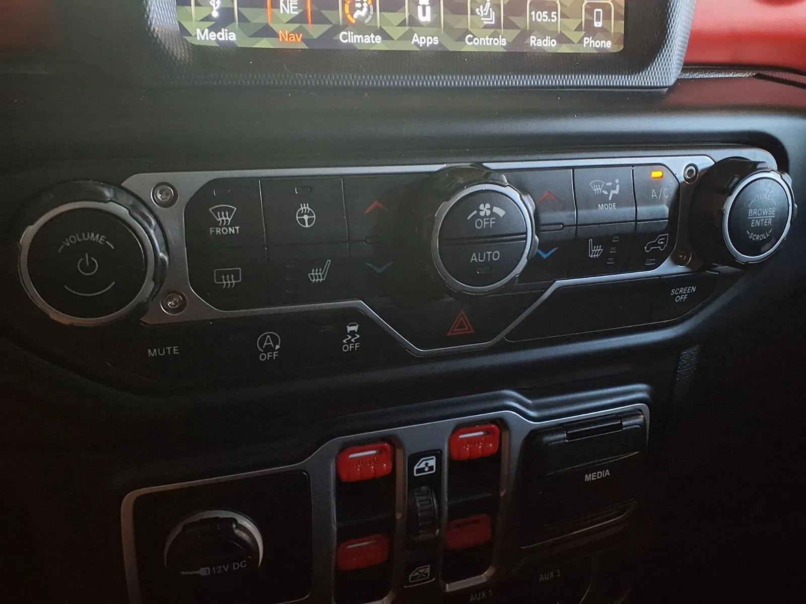 Jeep Wrangler photo 18
