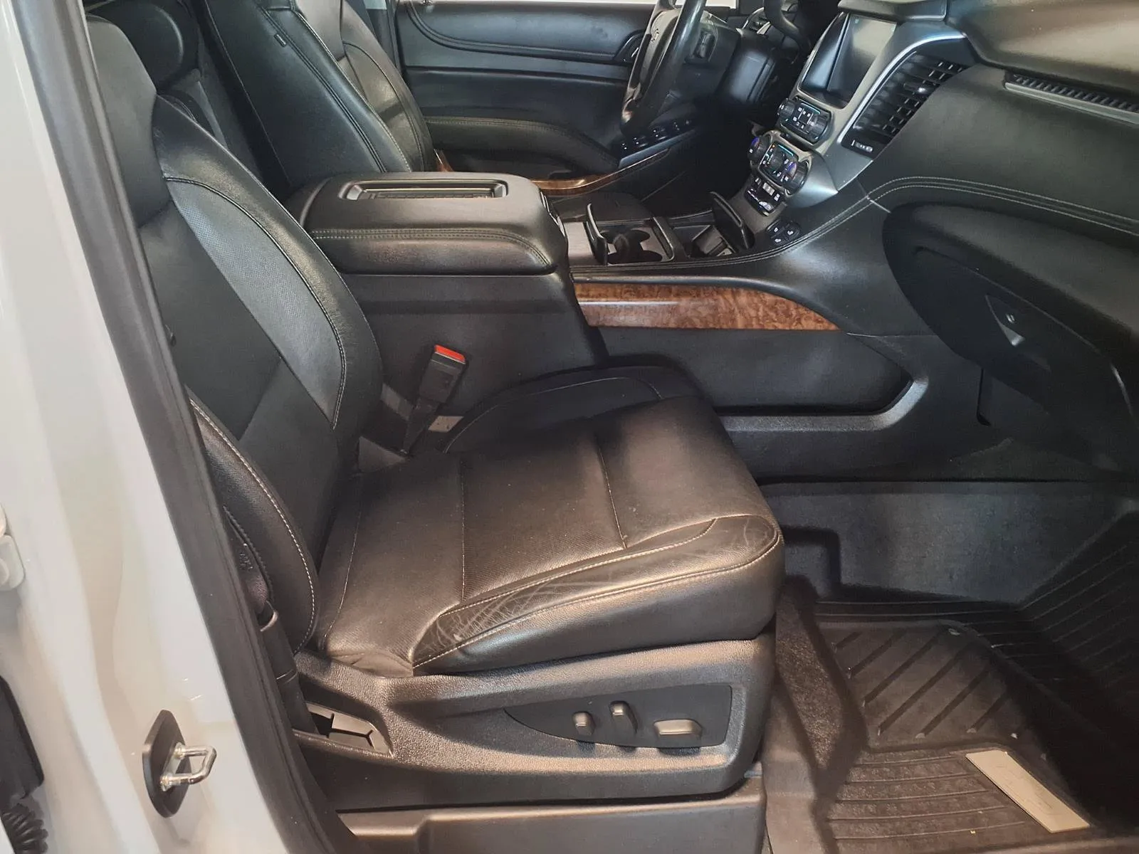 Chevrolet Tahoe photo 14