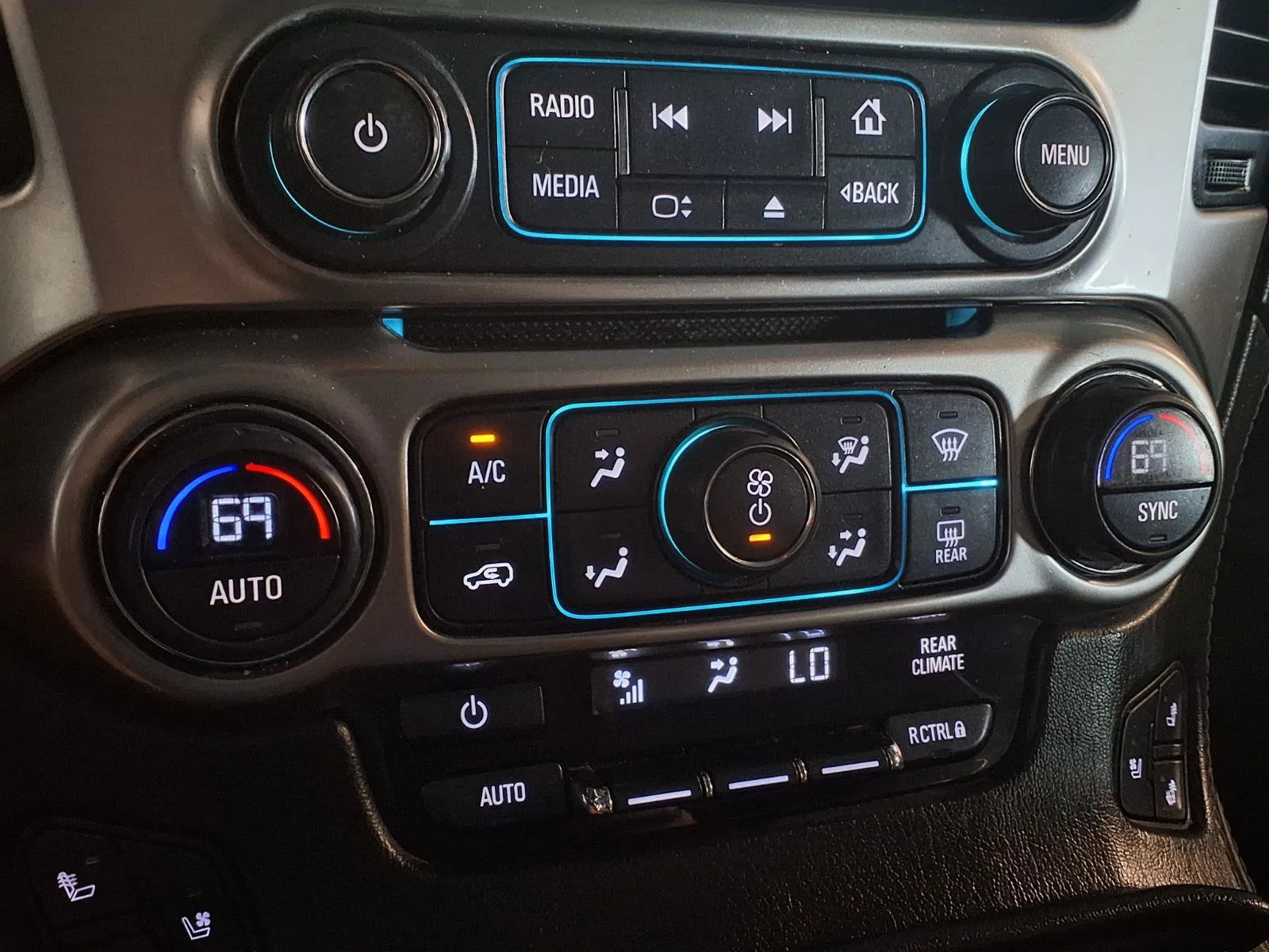 Chevrolet Tahoe photo 21