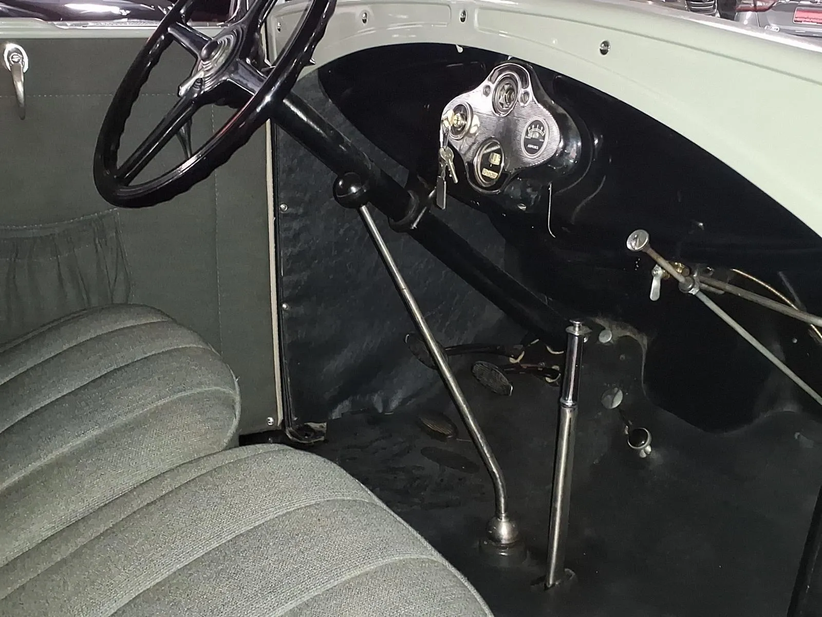 Ford Model A photo 17