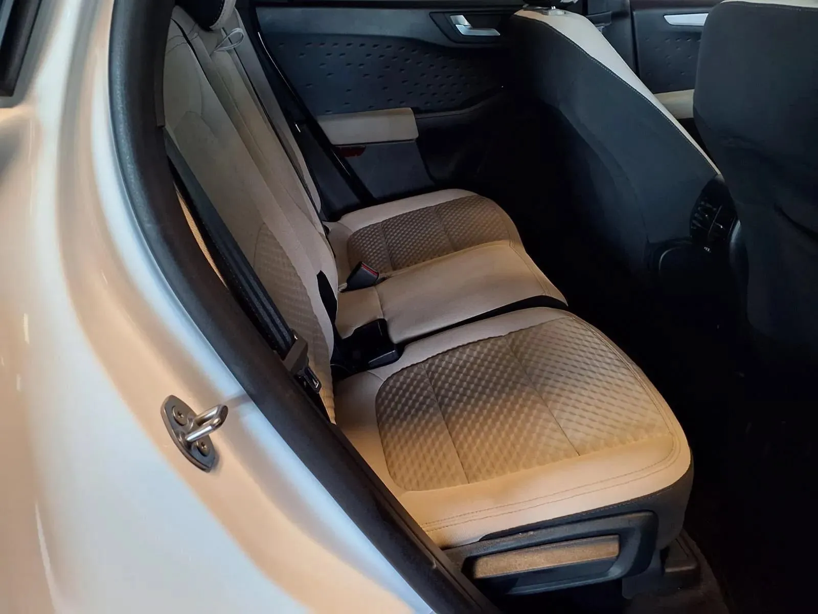 Ford Escape photo 9