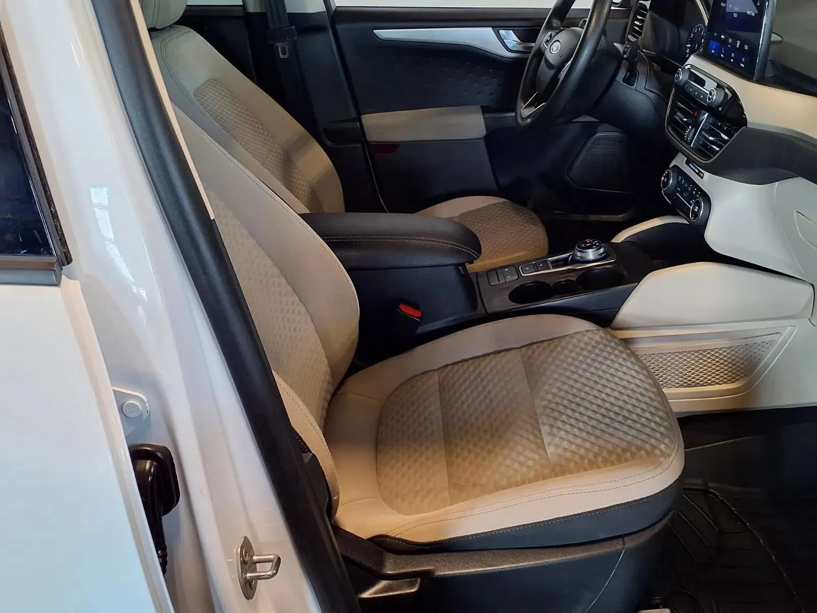 Ford Escape photo 11