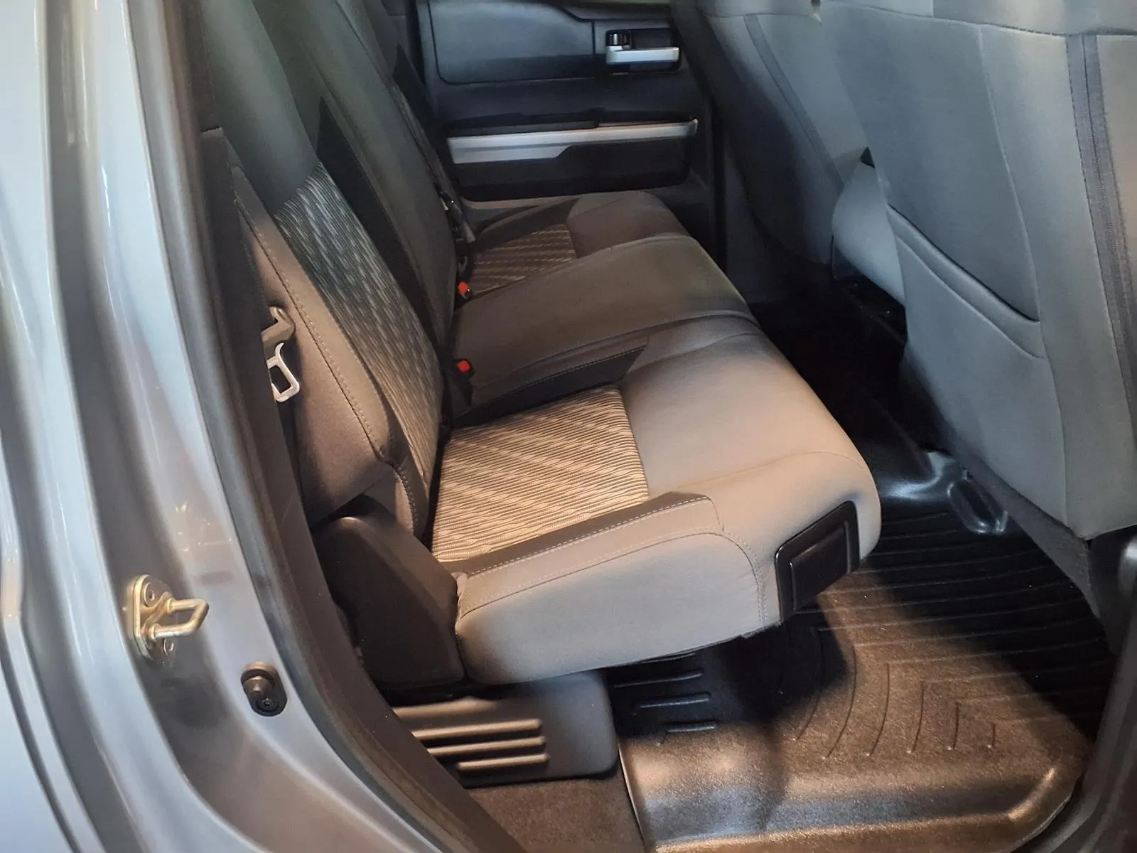 Toyota Tundra photo 9