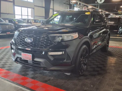 More photos of 2023 Ford Explorer ST-Line at Gretna Auto Outlet, NE