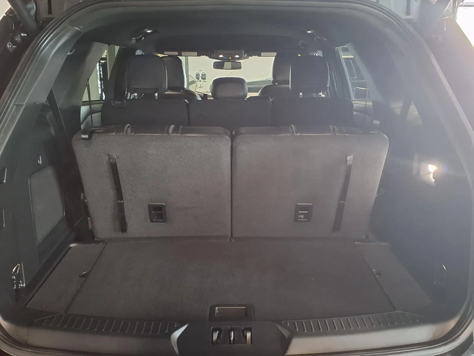 Ford Explorer photo 7