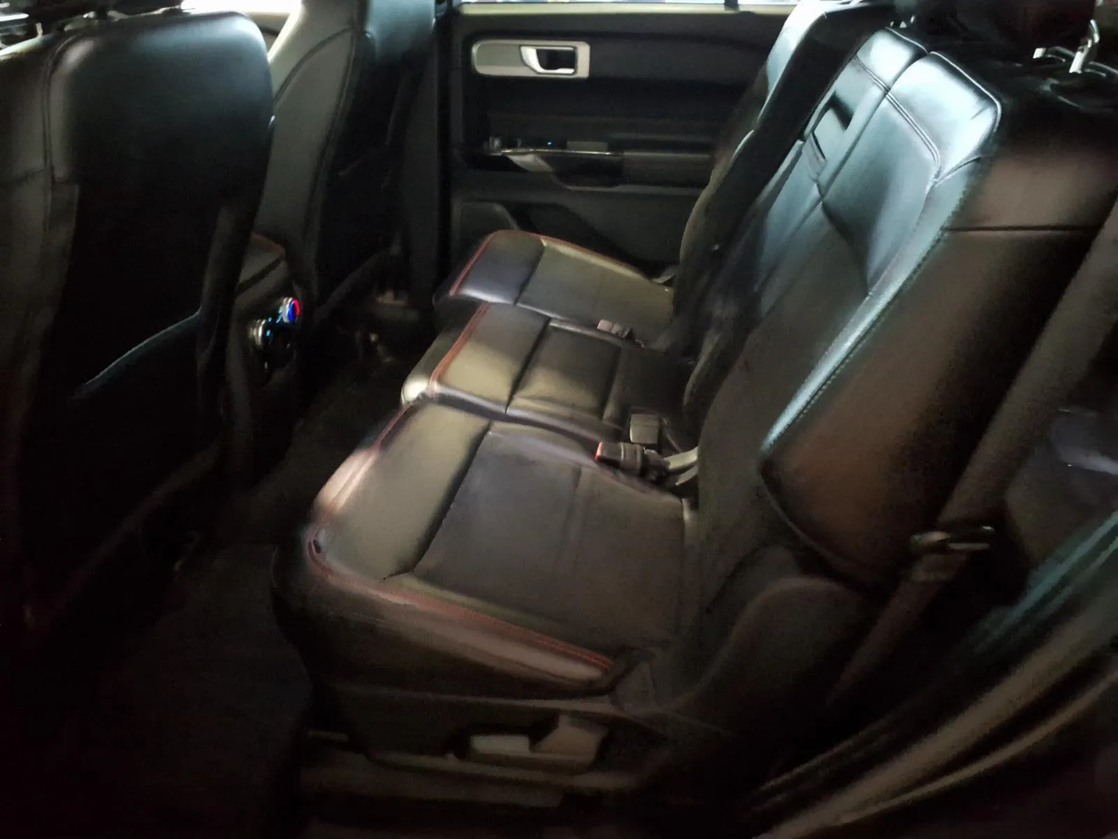 Ford Explorer photo 15