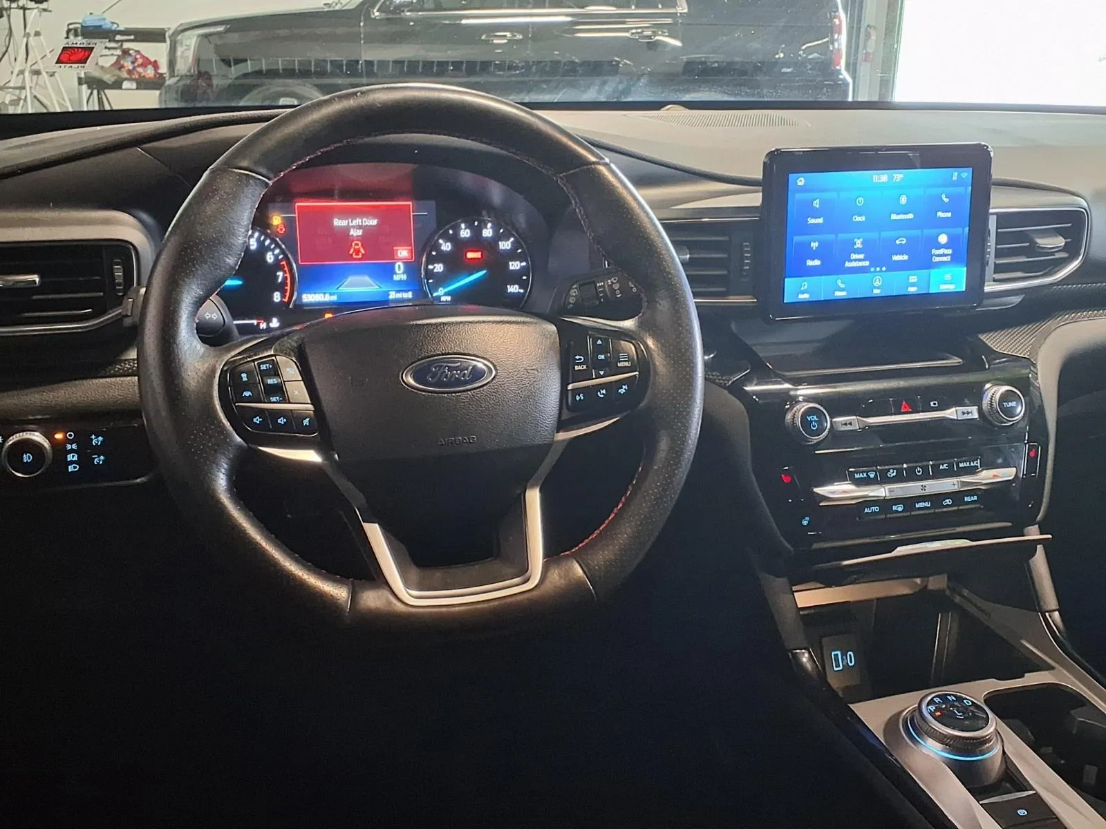 Ford Explorer photo 16
