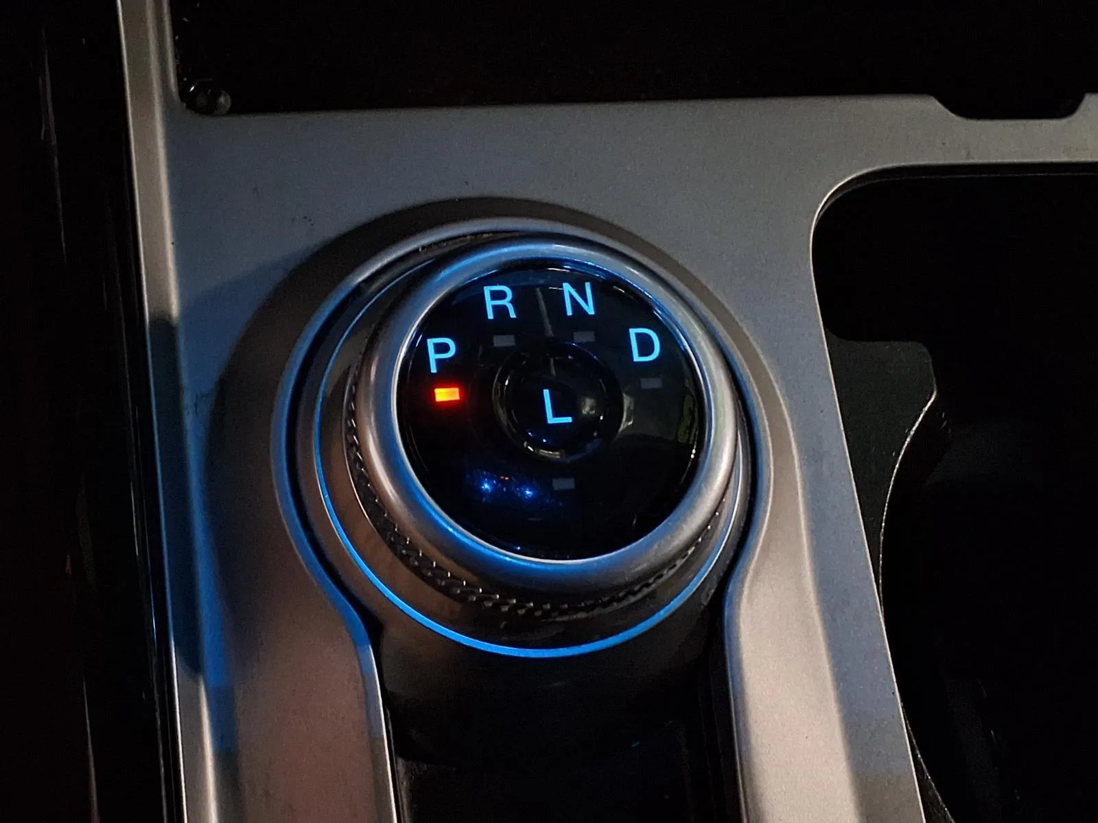 Ford Explorer photo 23
