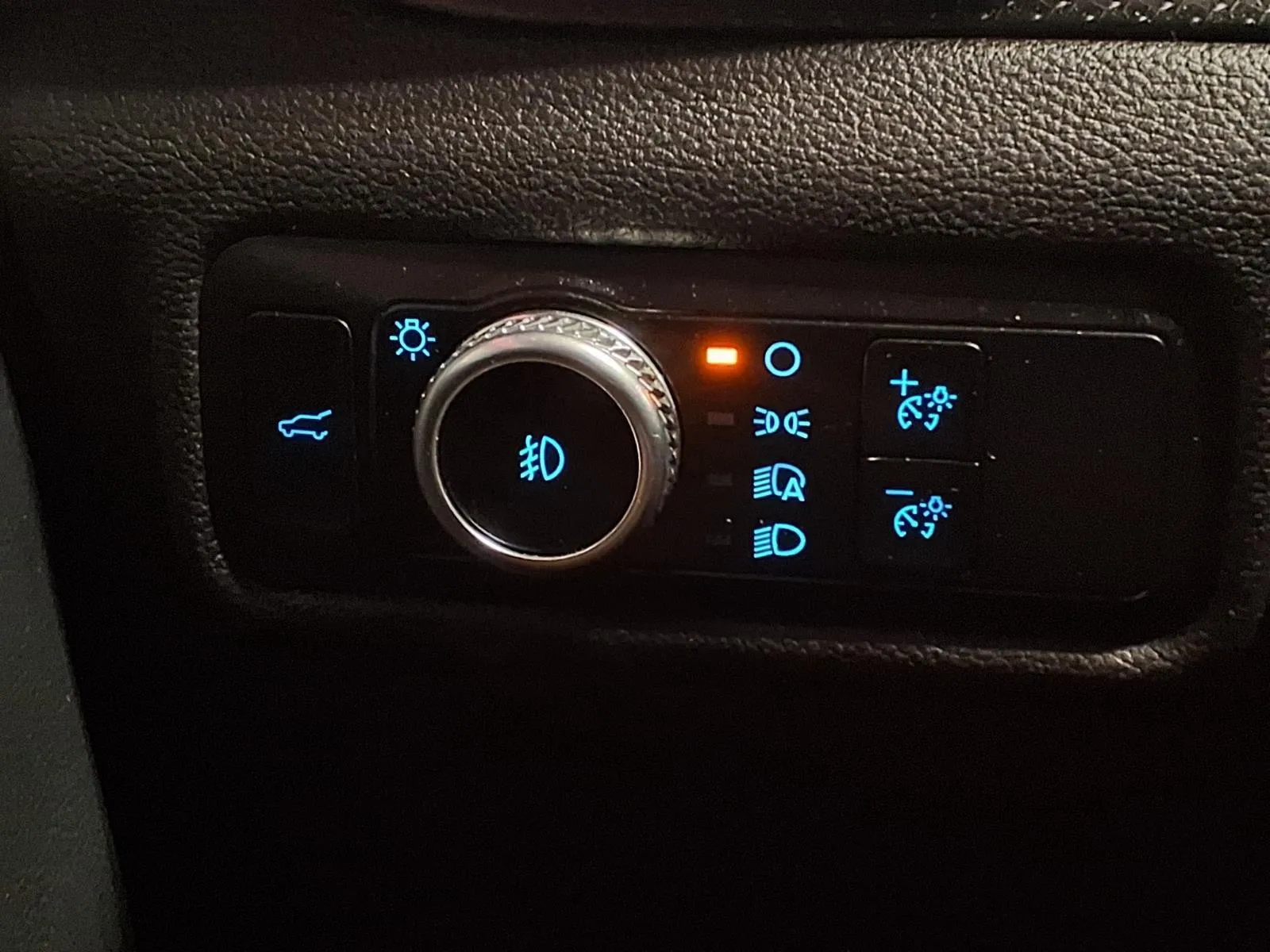 Ford Explorer photo 29