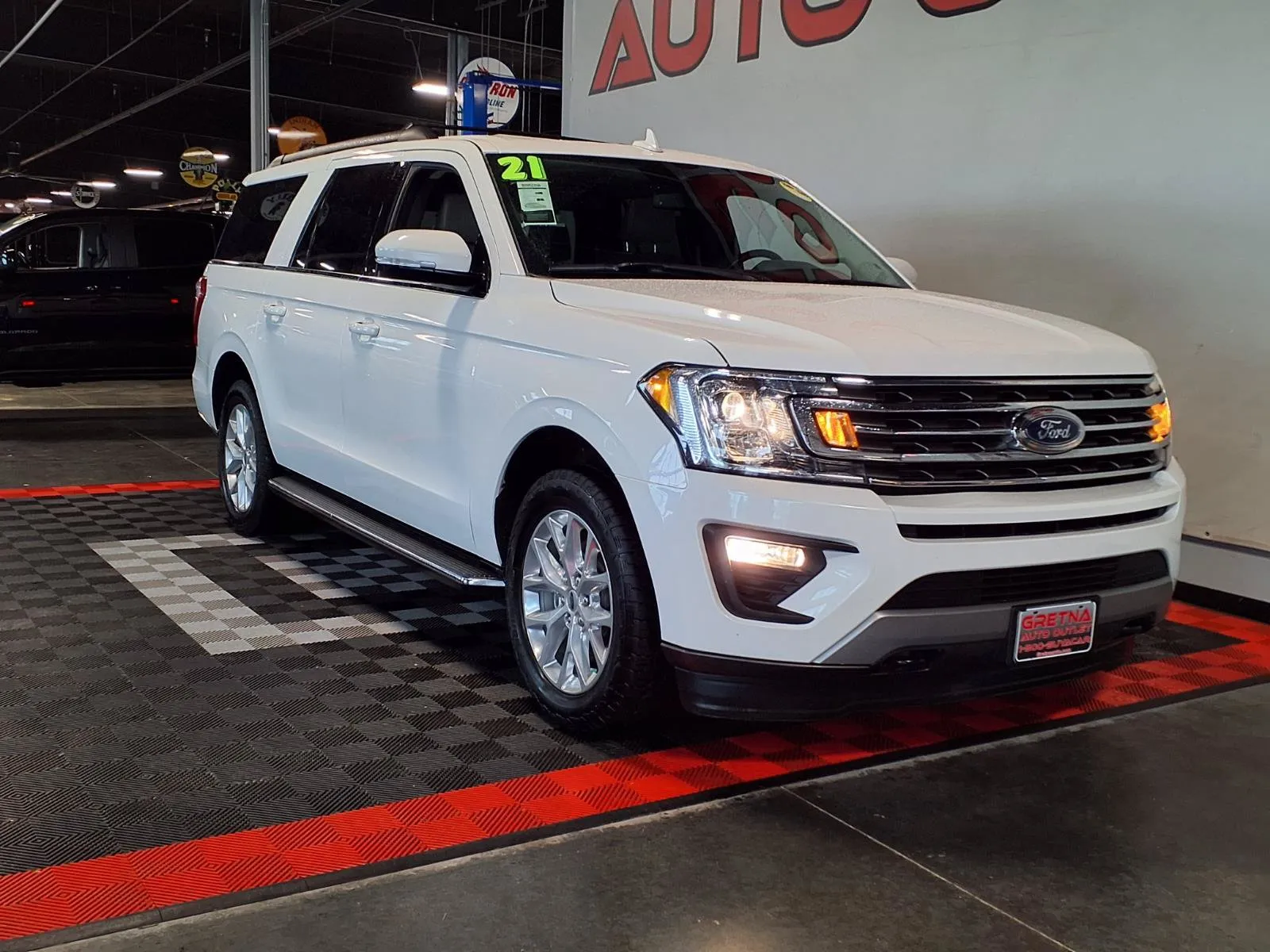 Ford Expedition MAX photo 2