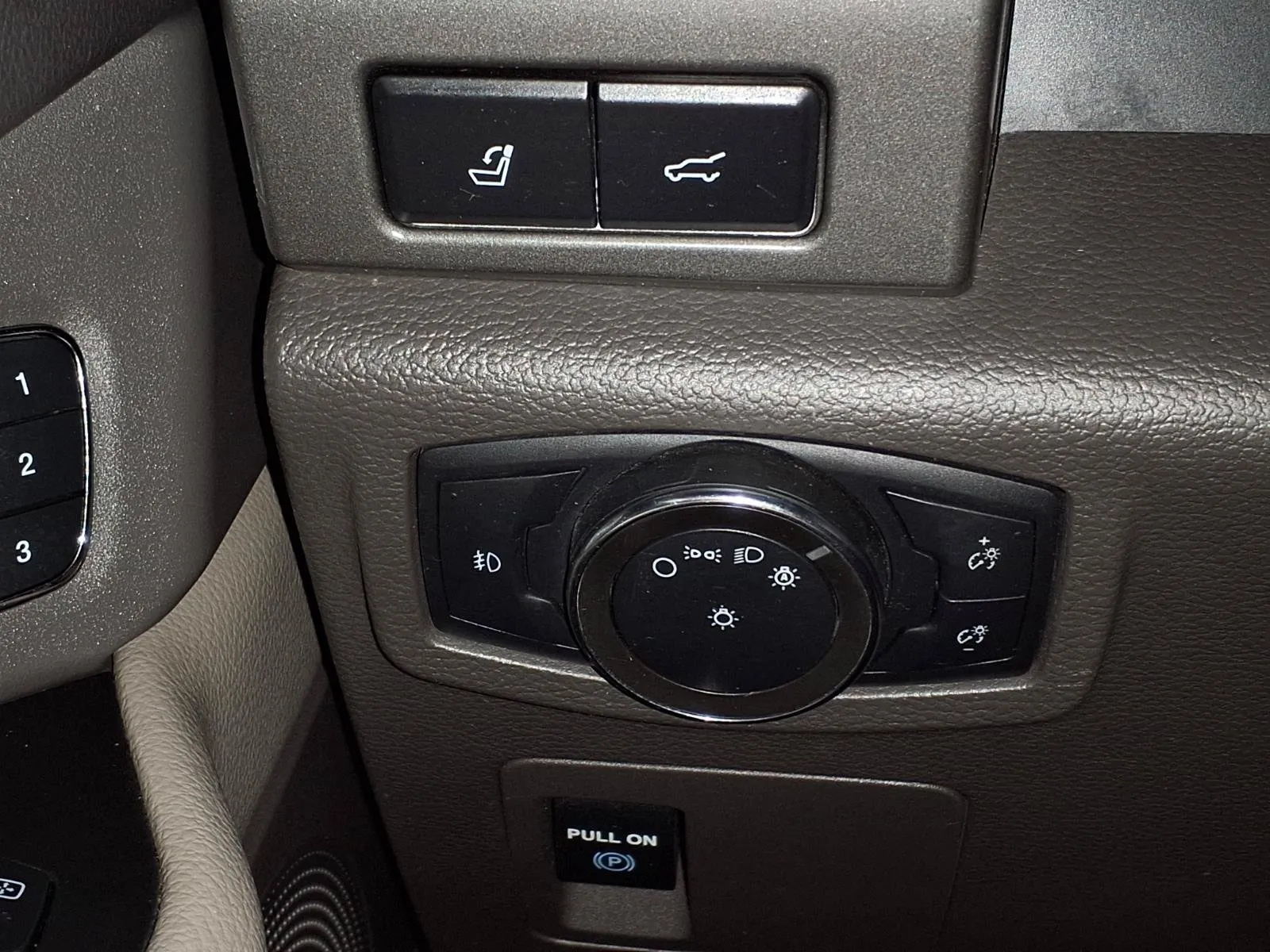 Ford Expedition MAX photo 33