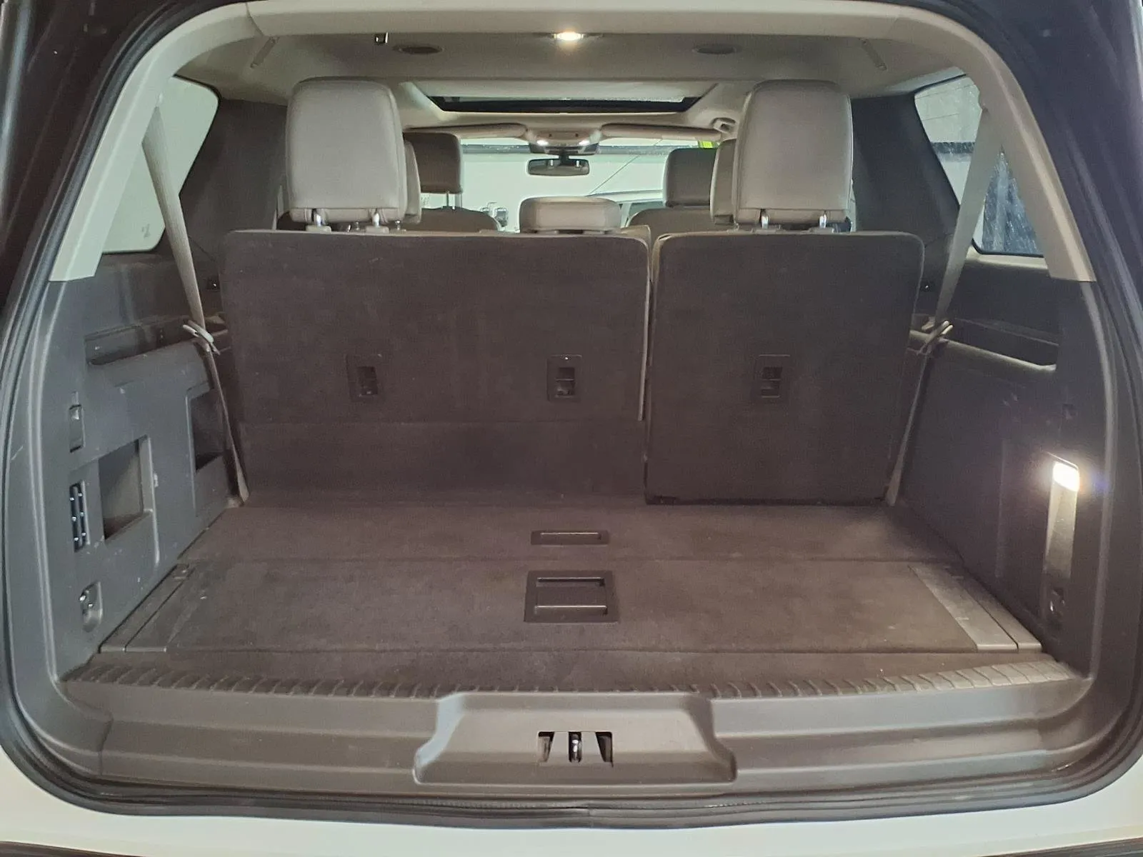Ford Expedition MAX photo 7