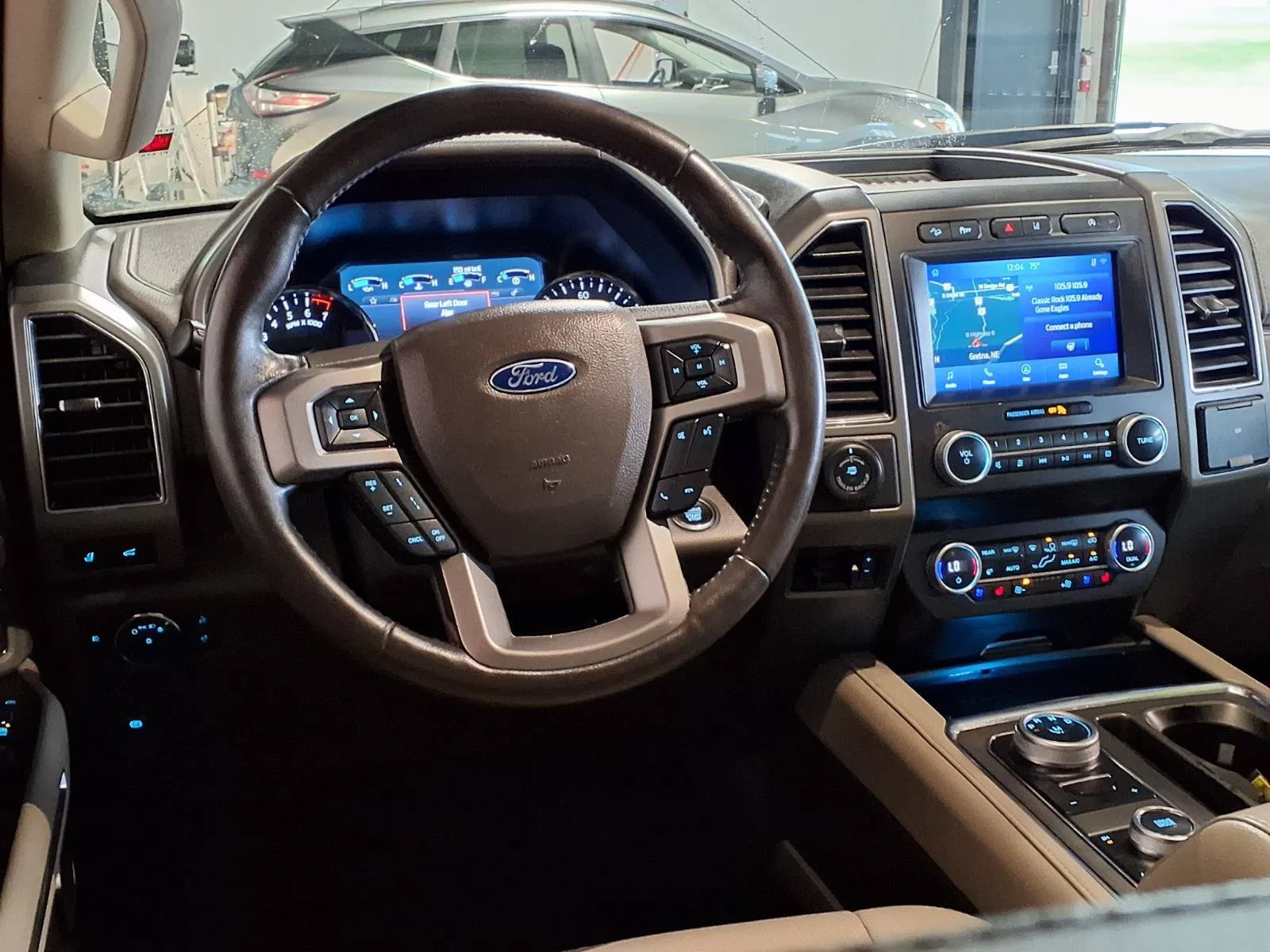 Ford Expedition MAX photo 15