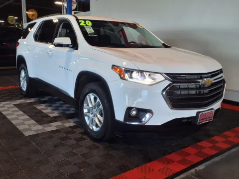 Photos of 2020 Chevrolet Traverse LT Cloth for sale in Gretna, NE at Gretna Auto Outlet