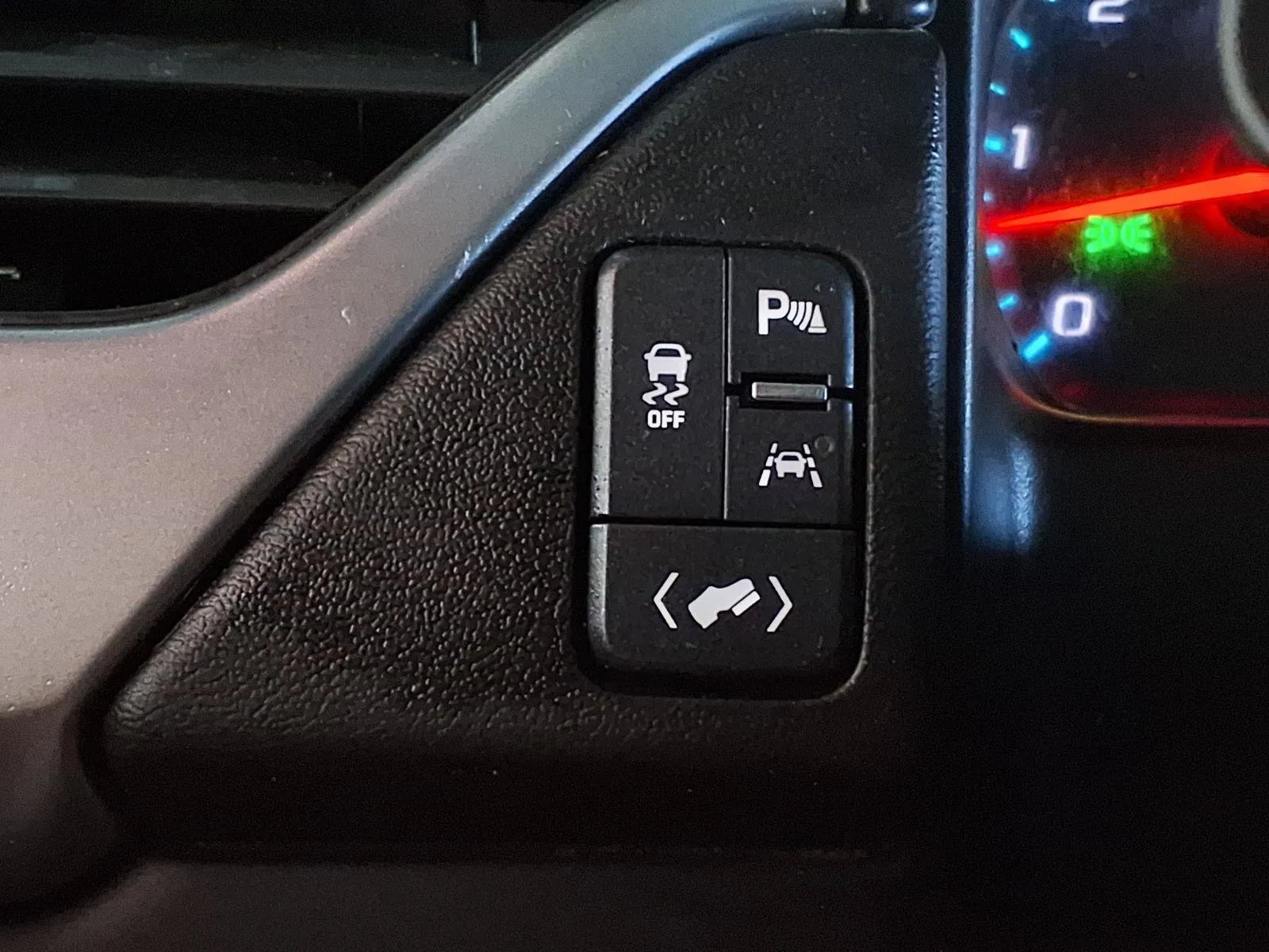 Chevrolet Suburban photo 30