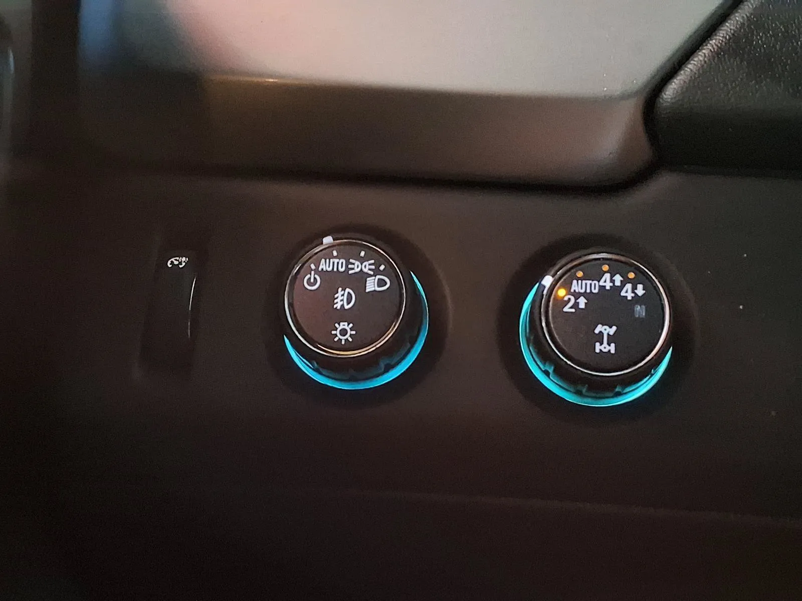 Chevrolet Suburban photo 29