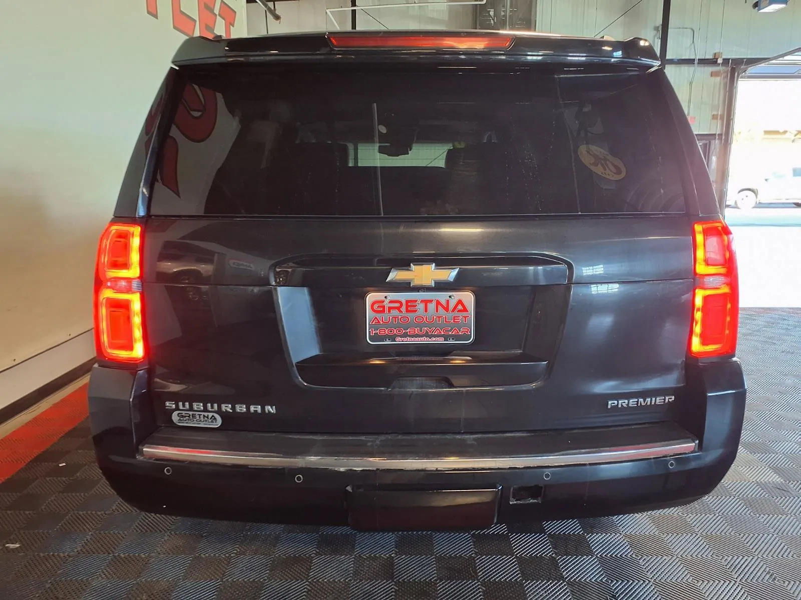 Chevrolet Suburban photo 6