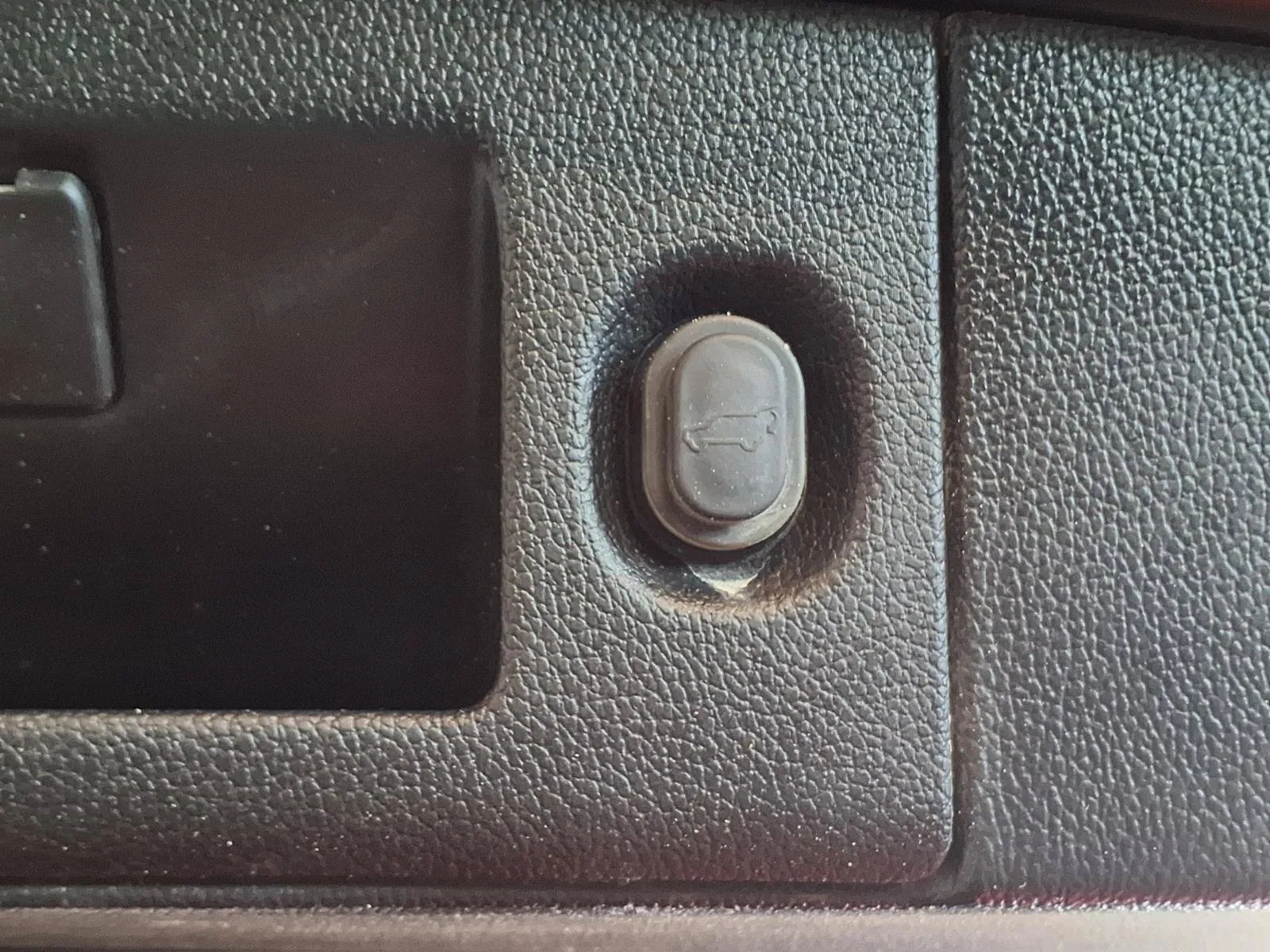 Chevrolet Suburban photo 8