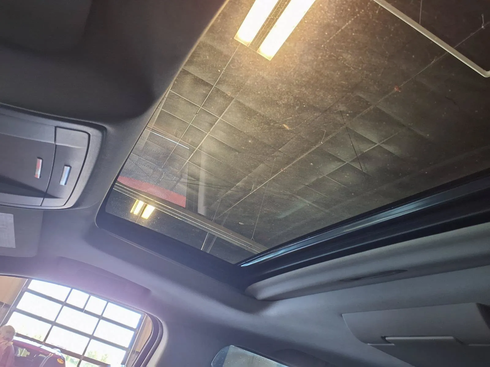 Chevrolet Suburban photo 19