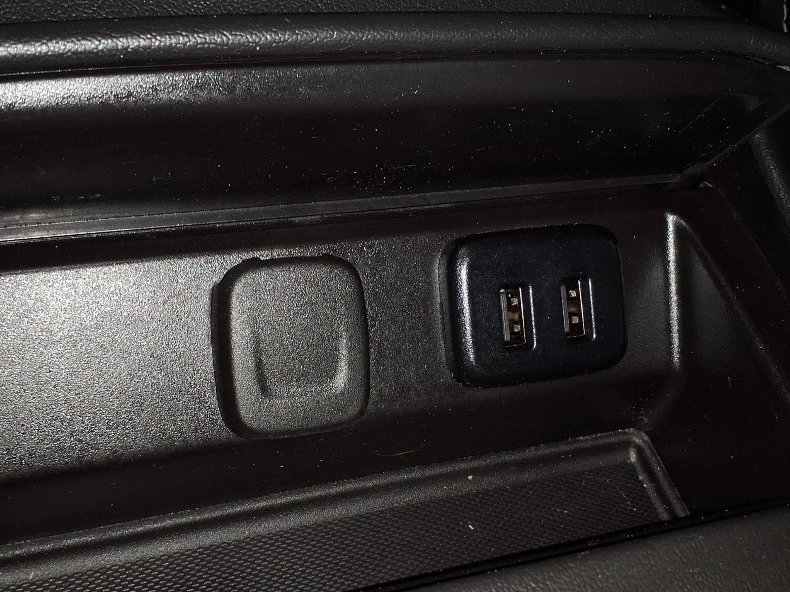 Chevrolet Suburban photo 24