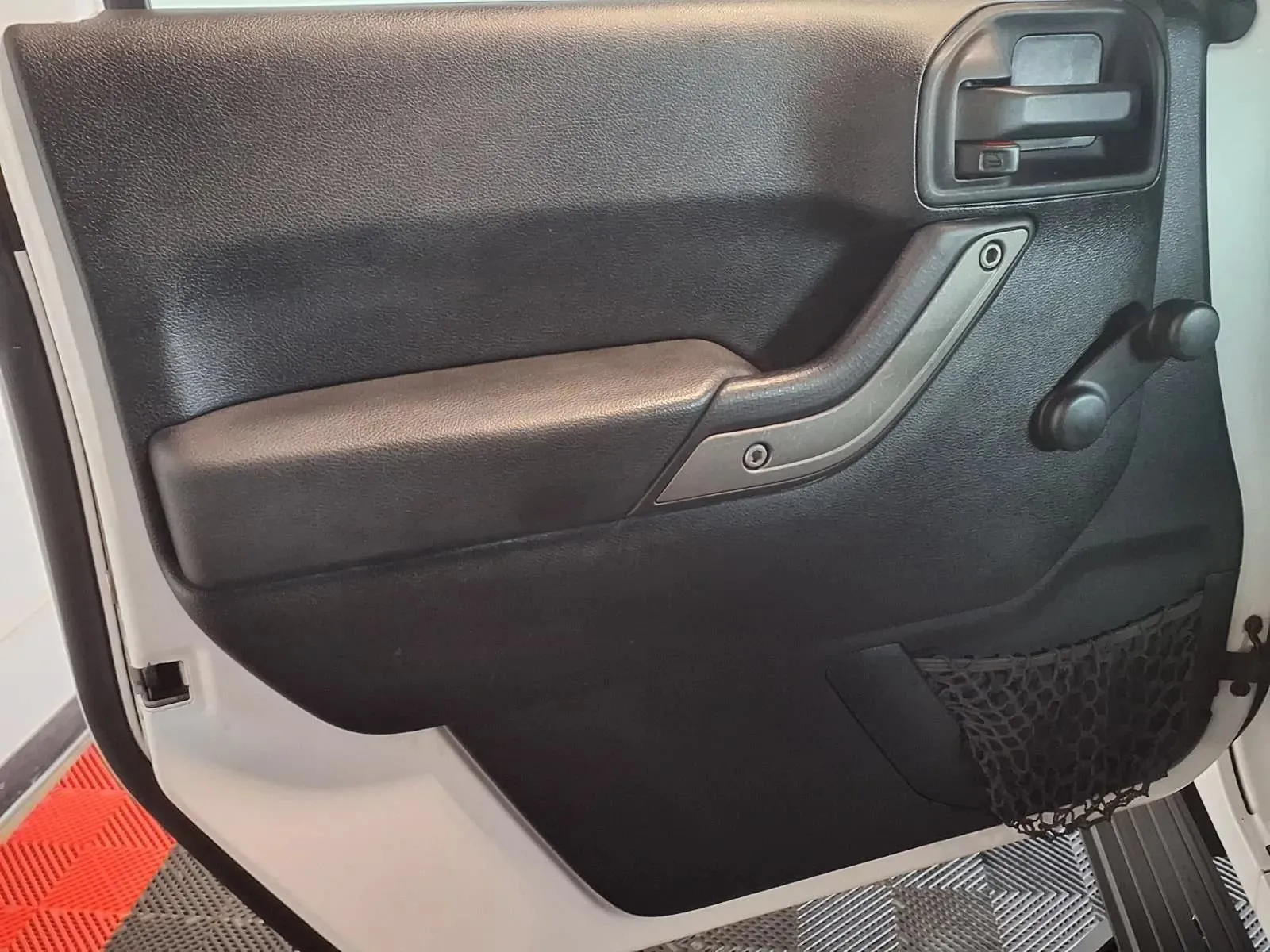 Jeep Wrangler photo 13