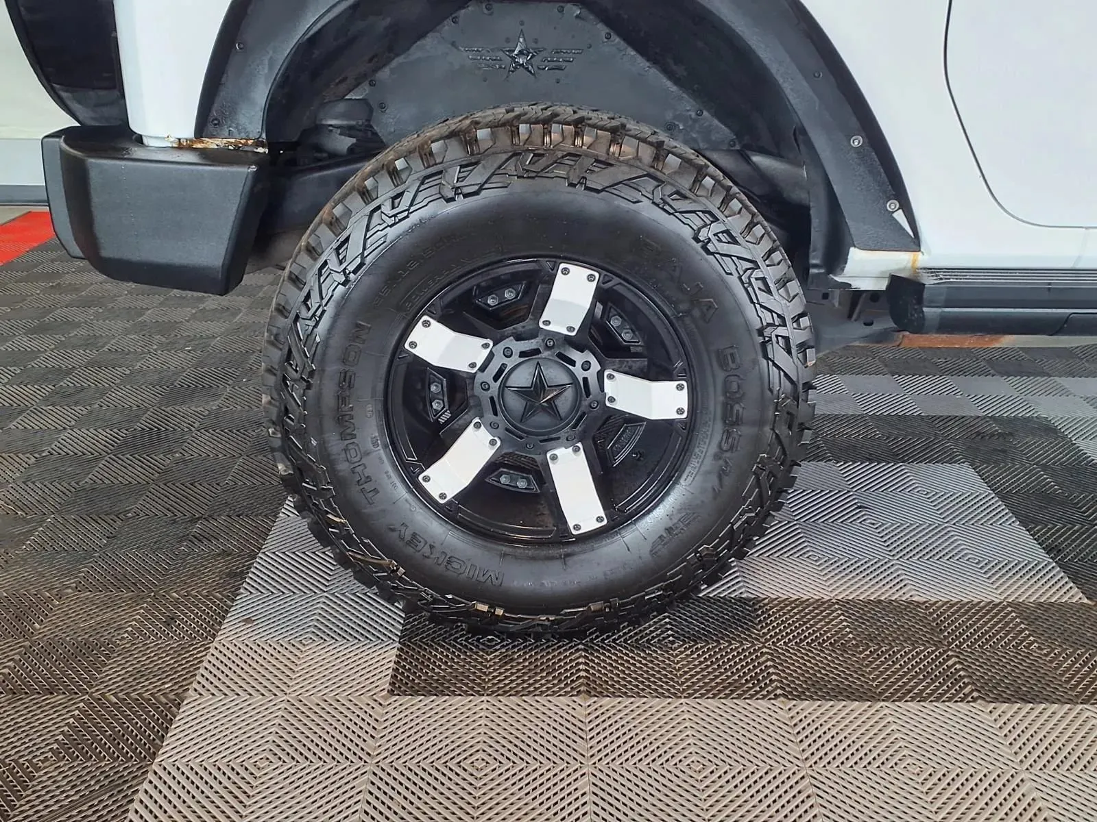 Jeep Wrangler photo 9