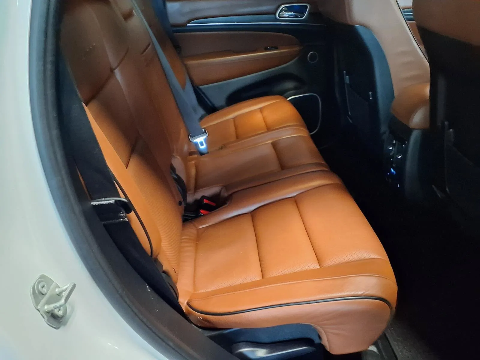 Jeep Grand Cherokee photo 9