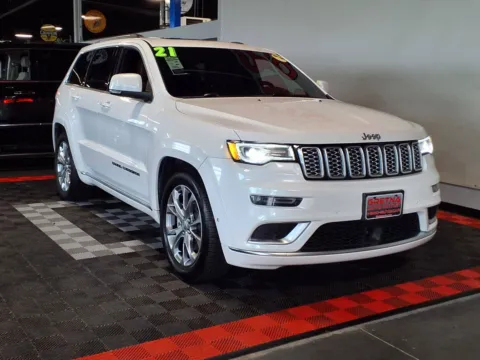 Photos of 2021 Jeep Grand Cherokee Summit for sale in Gretna, NE at Gretna Auto Outlet