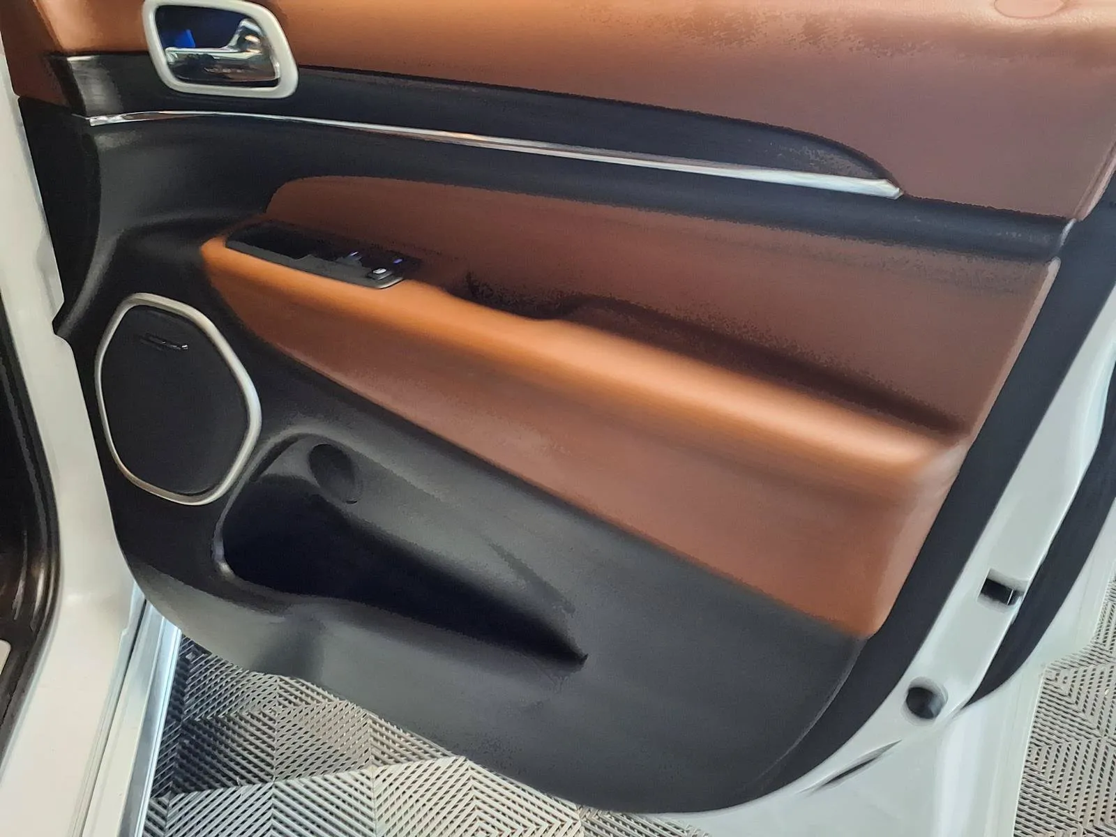 Jeep Grand Cherokee photo 10