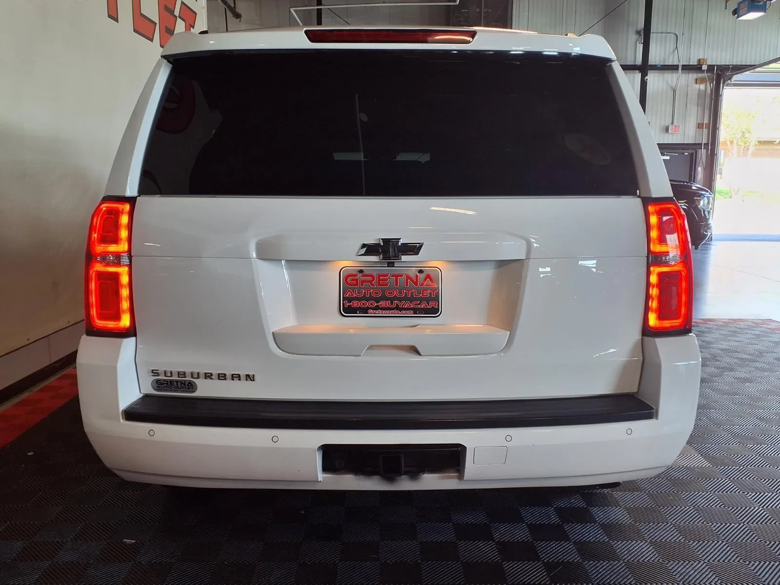 Chevrolet Suburban photo 6