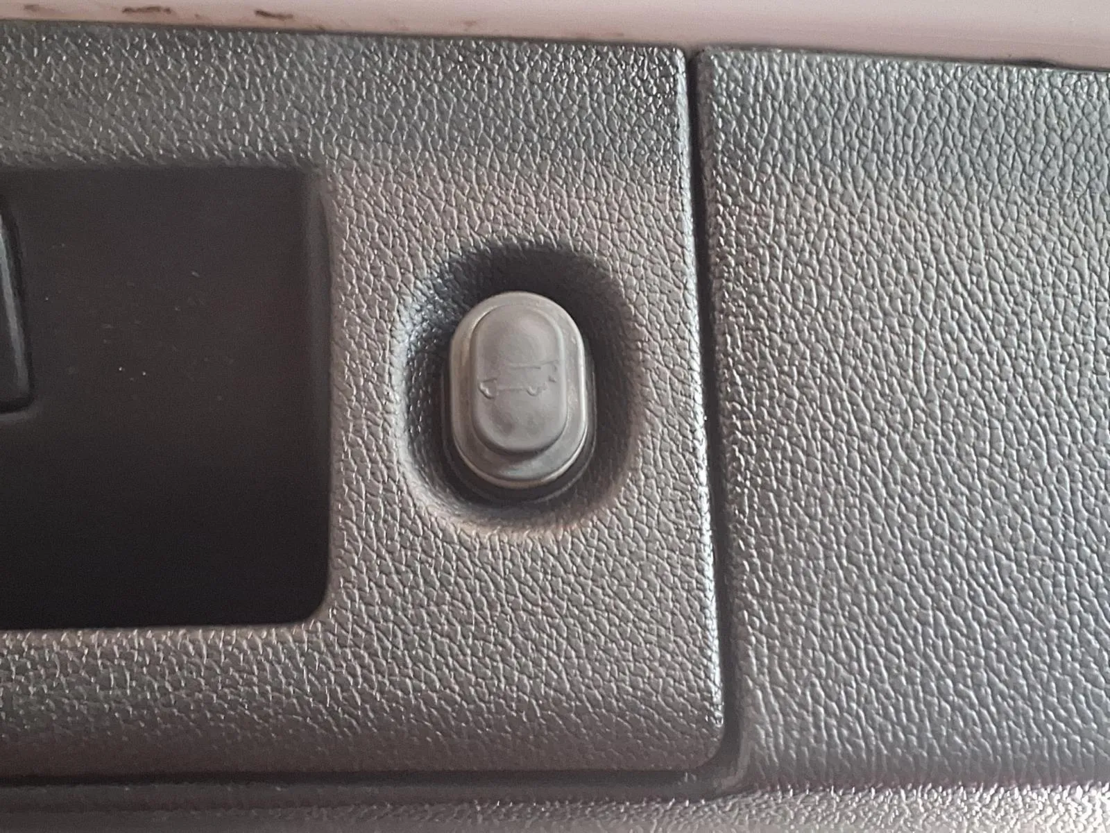 Chevrolet Suburban photo 8