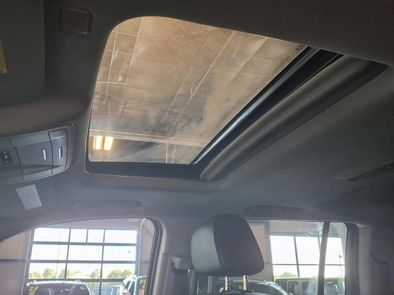 Chevrolet Suburban photo 19