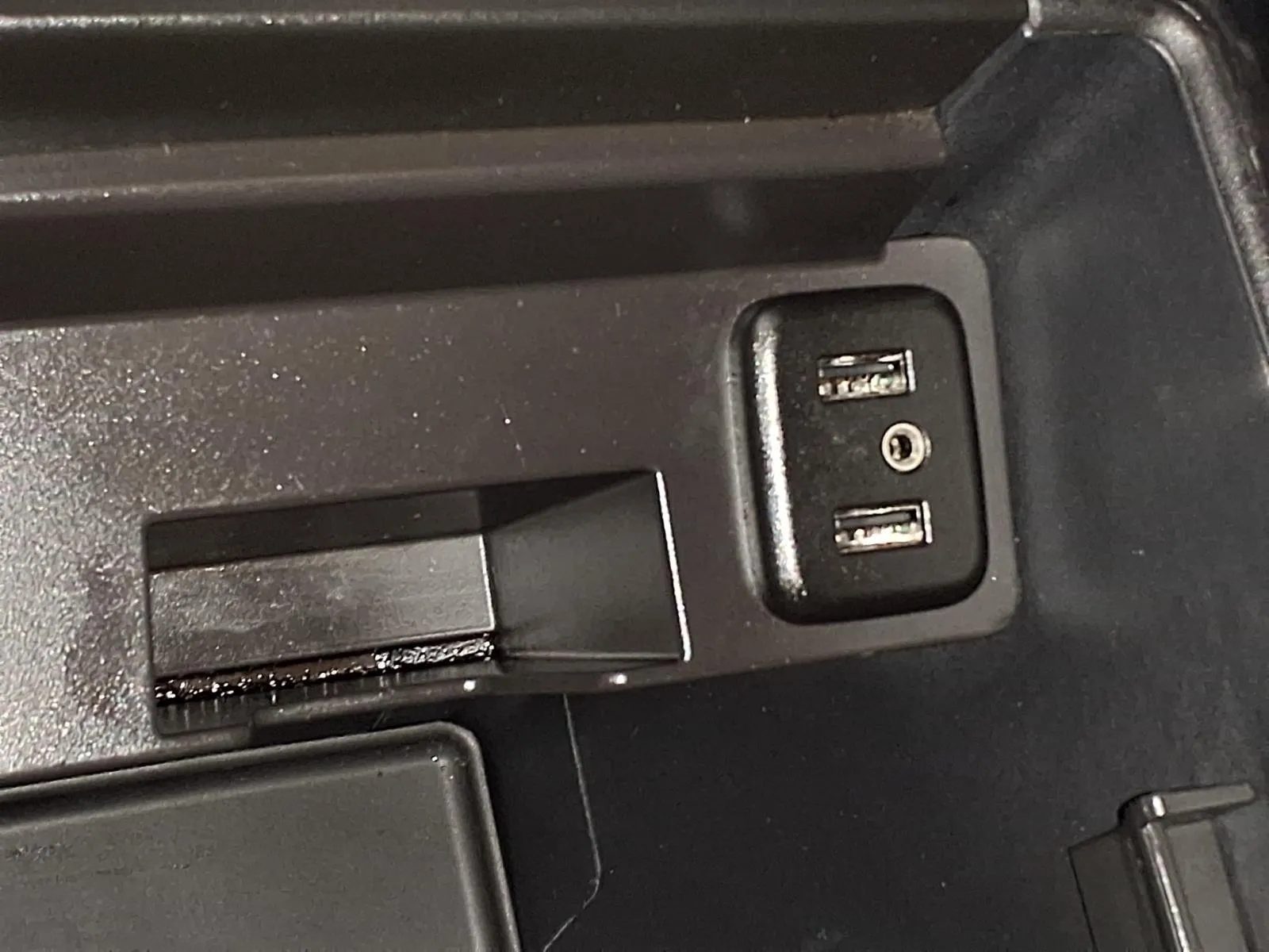 Chevrolet Suburban photo 23