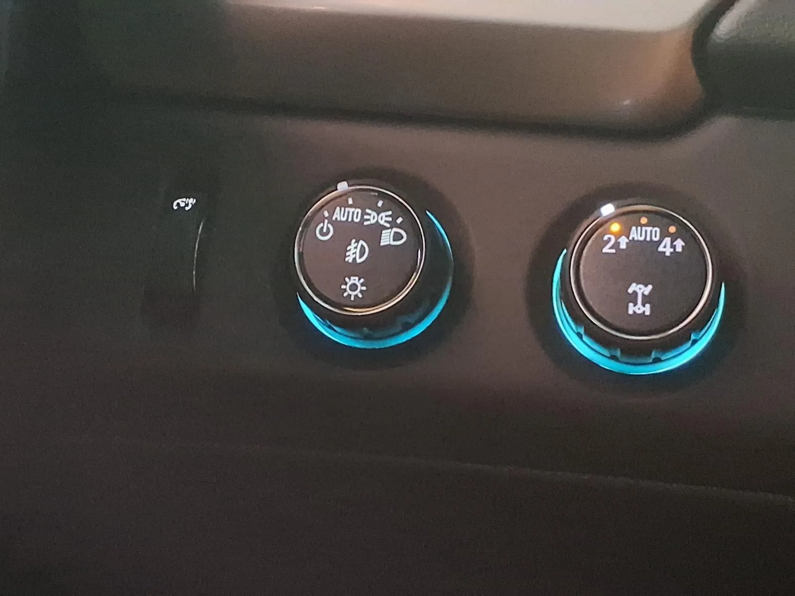 Chevrolet Suburban photo 27