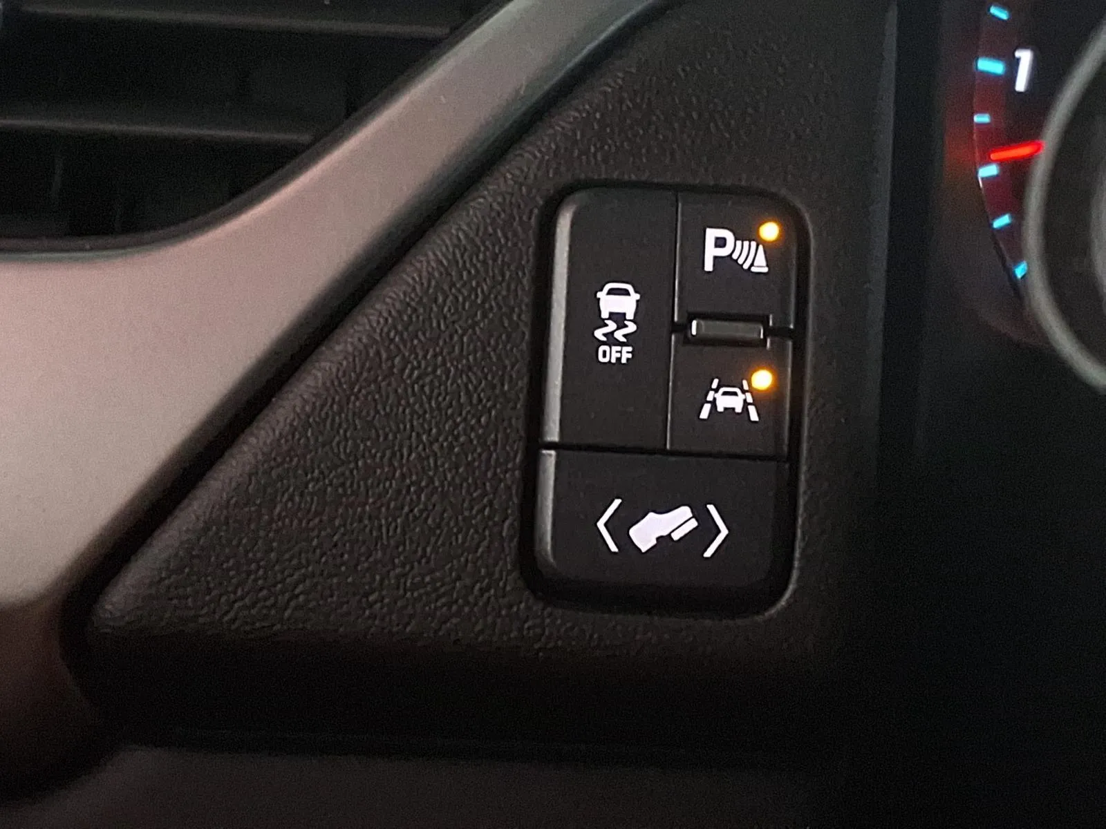 Chevrolet Suburban photo 28