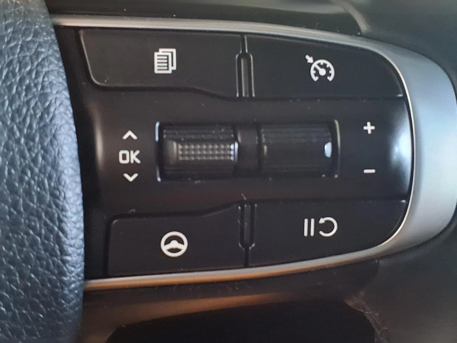Kia K5 photo 25