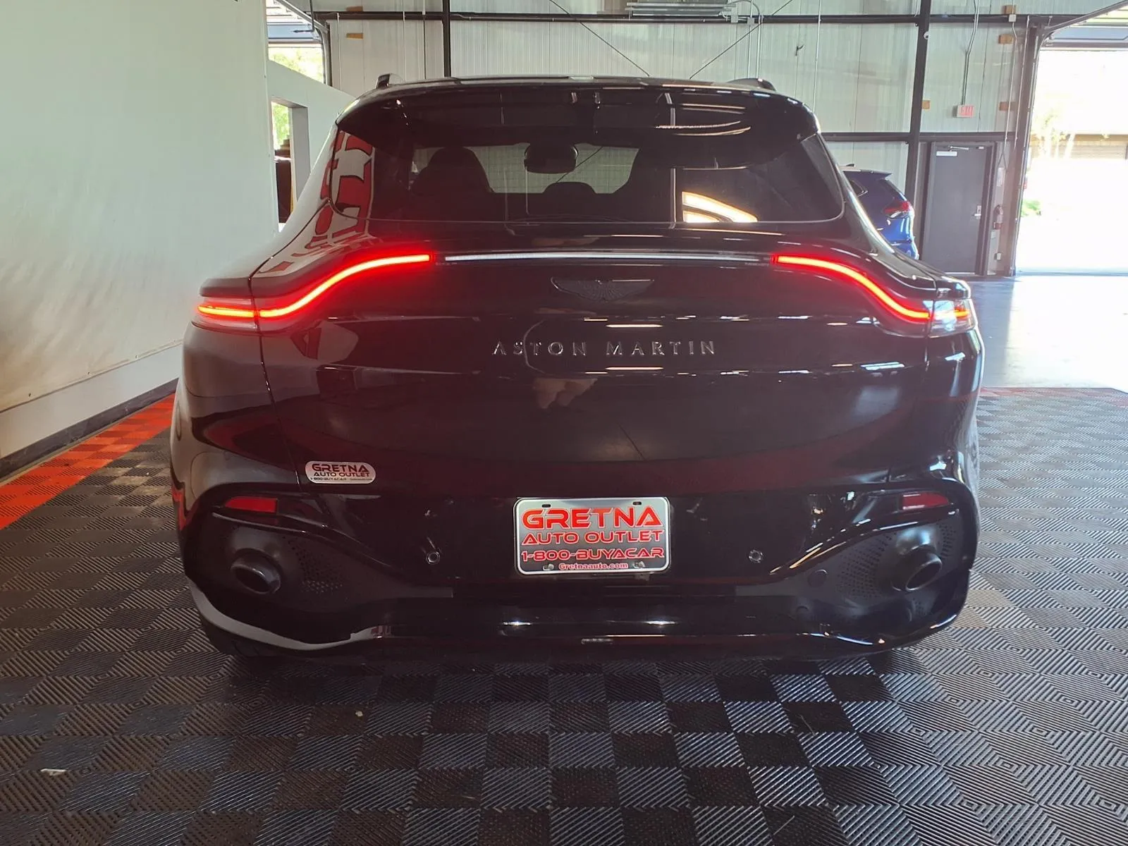 Aston Martin DBX photo 6