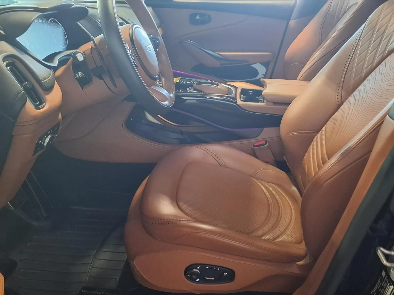 Aston Martin DBX photo 17