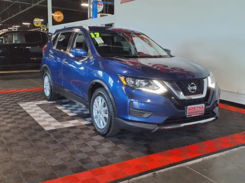Photos of 2017 Nissan Rogue SV for sale in Gretna, NE at Gretna Auto Outlet