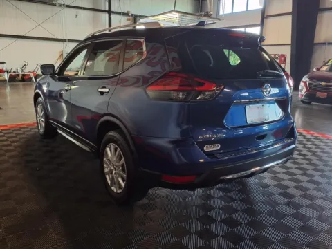 More photos of 2017 Nissan Rogue SV at Gretna Auto Outlet, NE