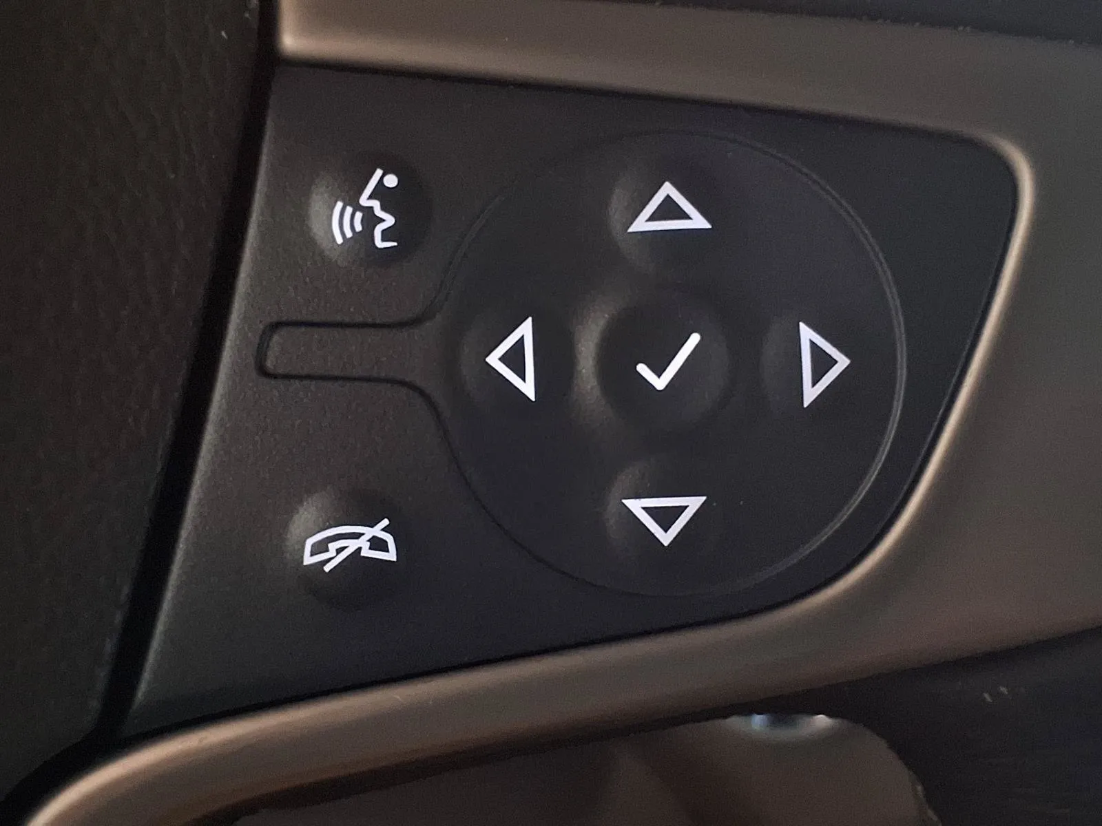 GMC Yukon XL photo 26
