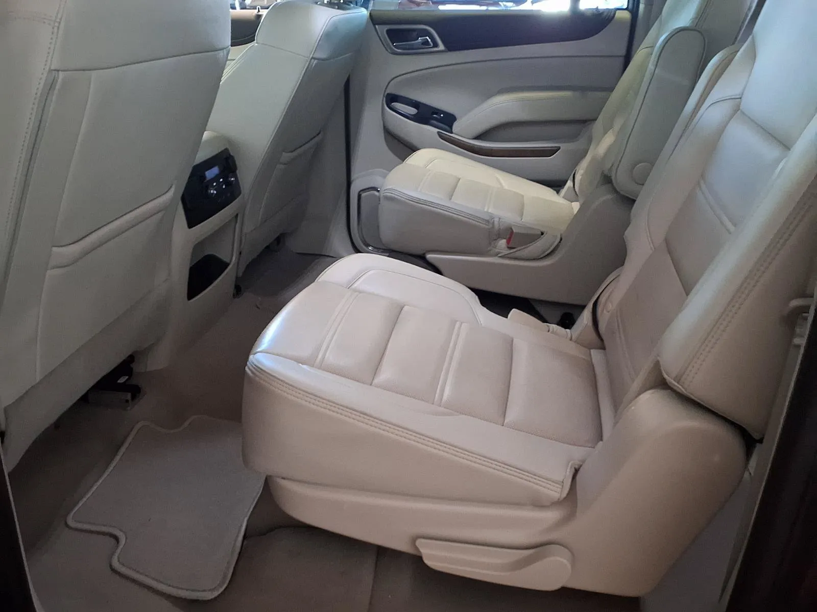 GMC Yukon XL photo 15