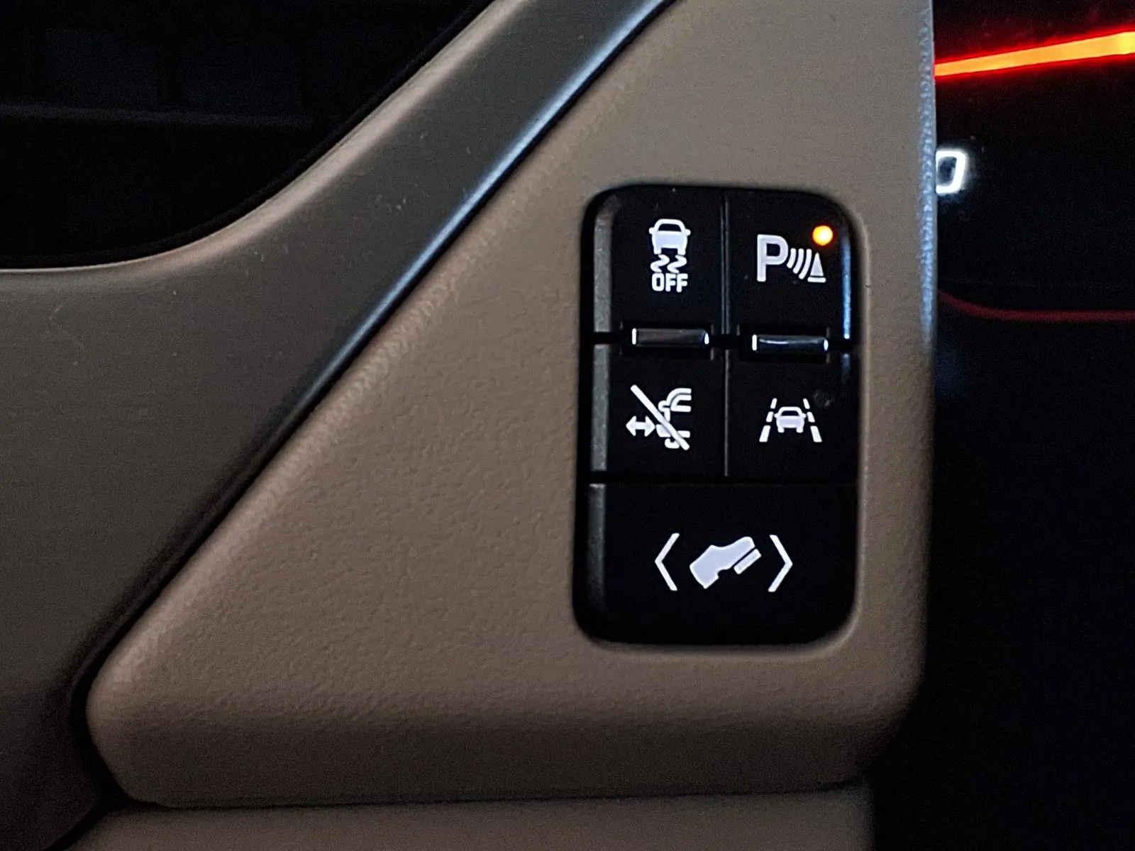 GMC Yukon XL photo 31