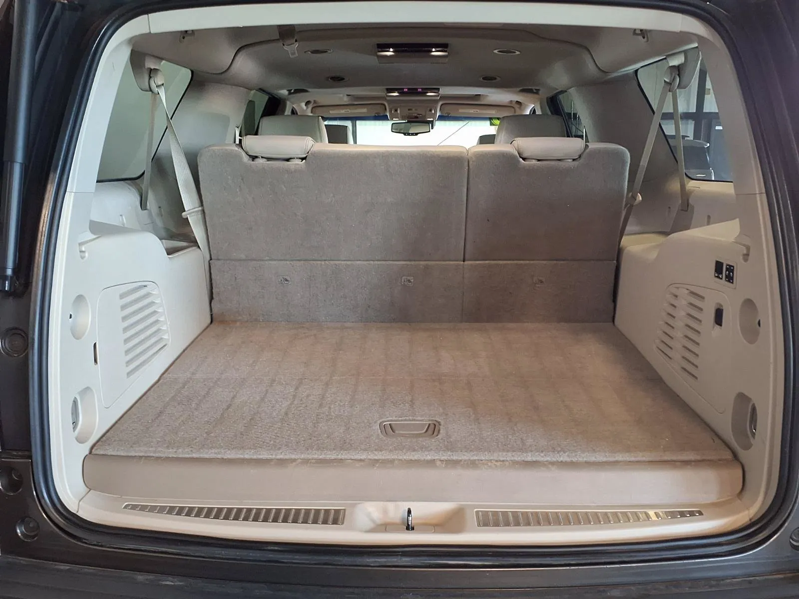 GMC Yukon XL photo 7