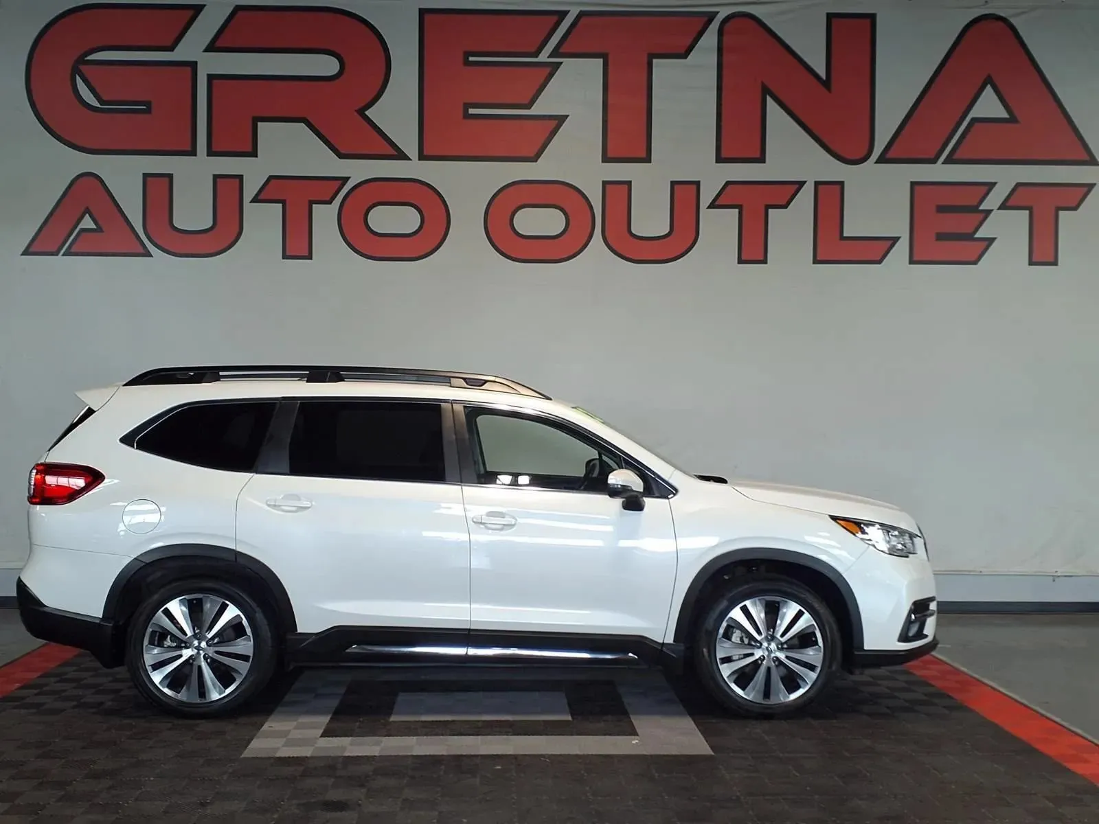 White 2022 Subaru Ascent Limited for sale in Gretna, NE