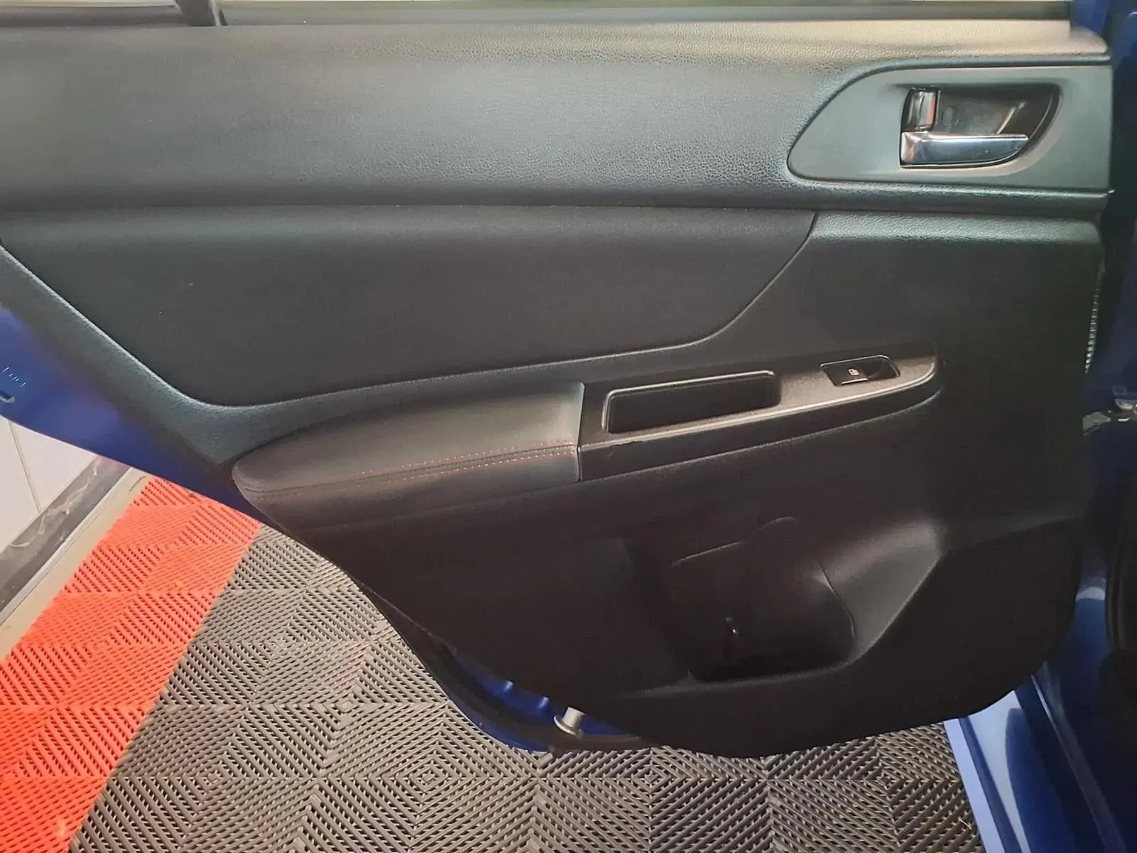 Subaru WRX photo 12
