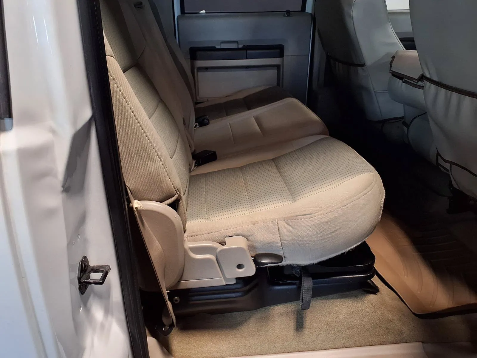 Ford F-350 photo 9