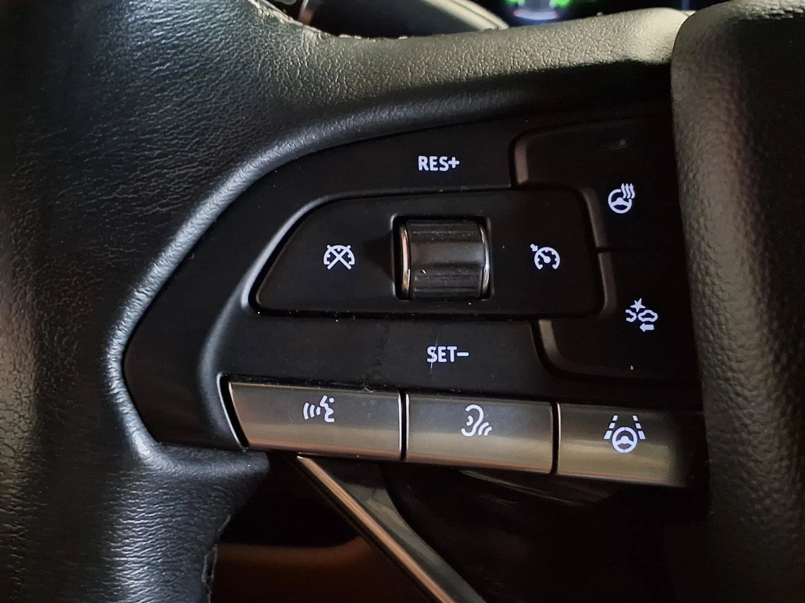 Cadillac Escalade ESV photo 31