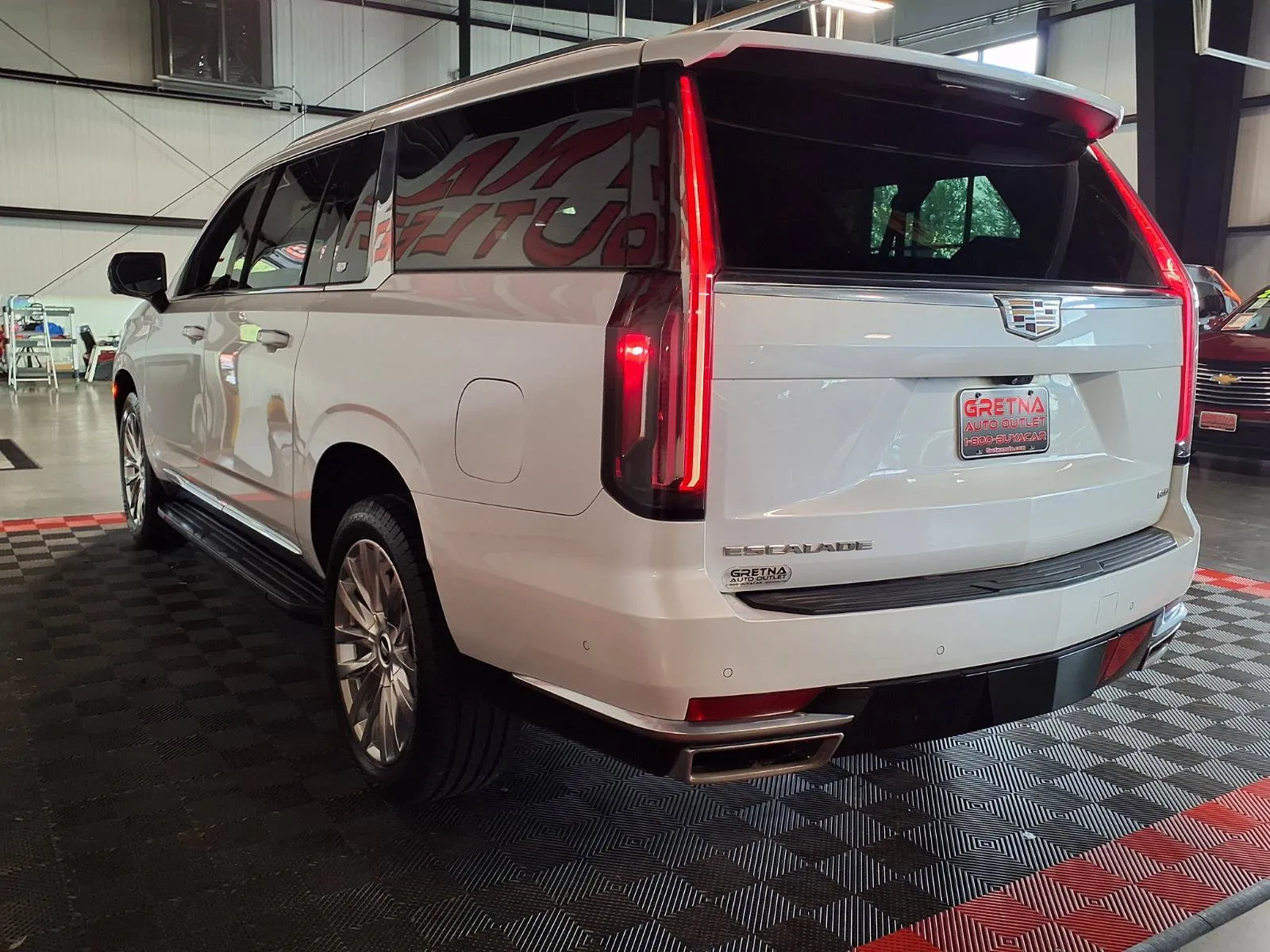 Cadillac Escalade ESV photo 5