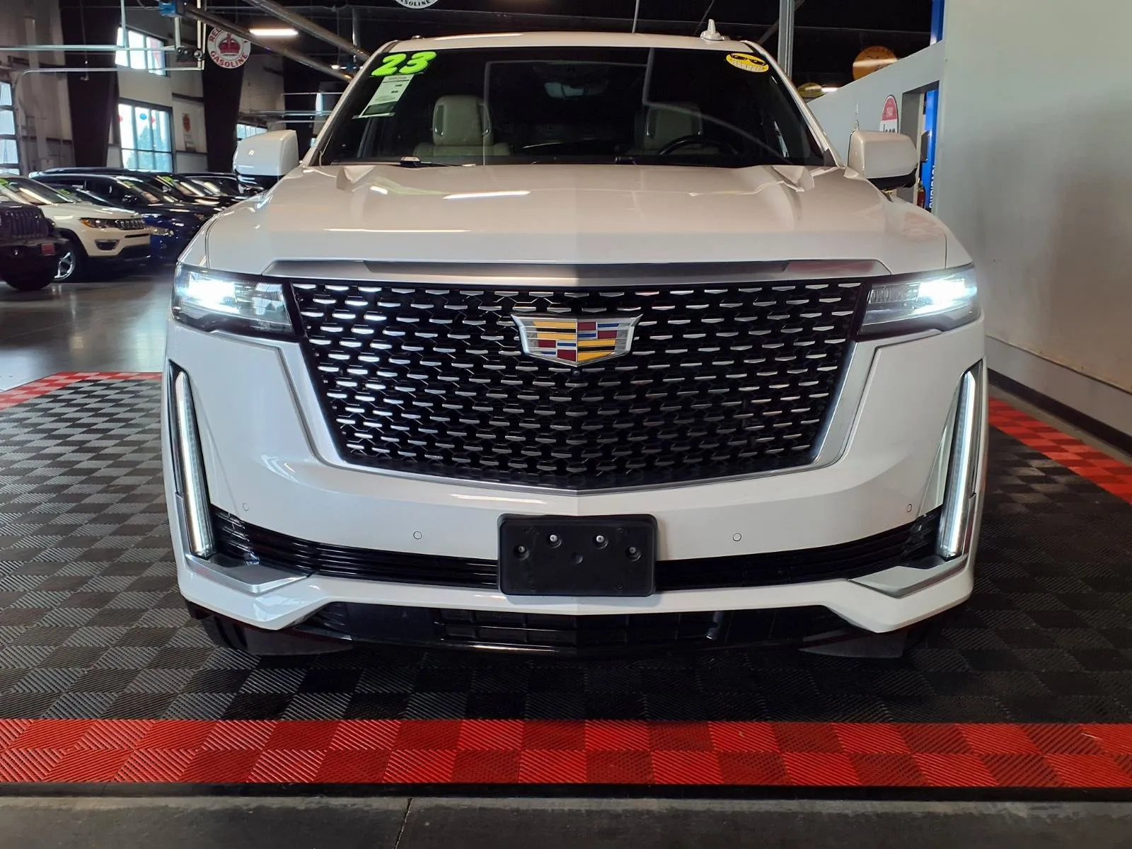 Cadillac Escalade ESV photo 3